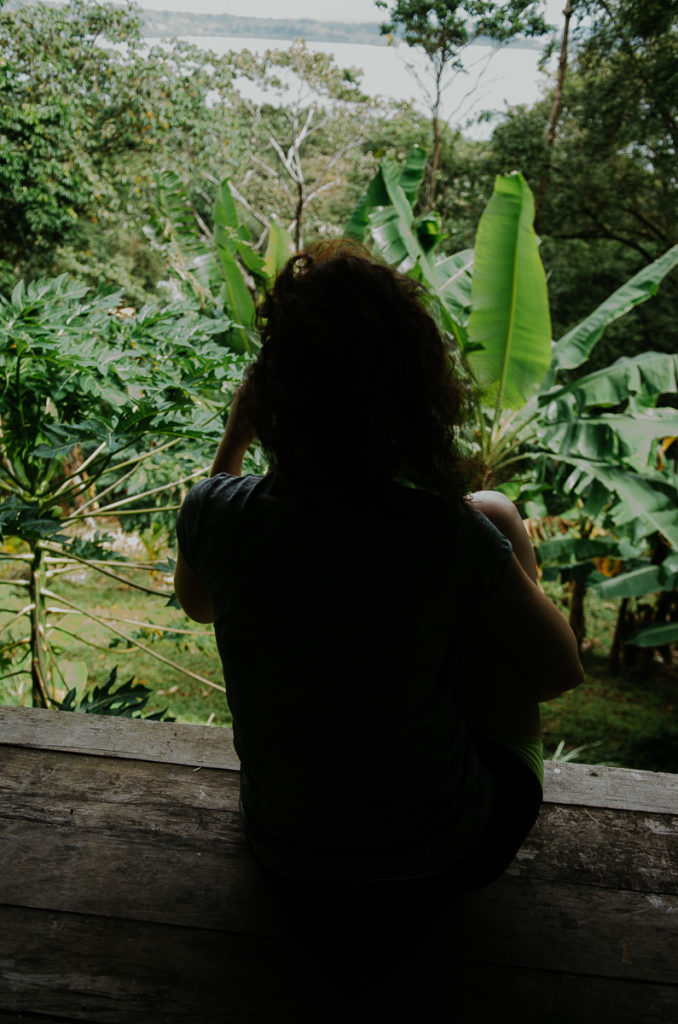 milie del photographer looking at horizon