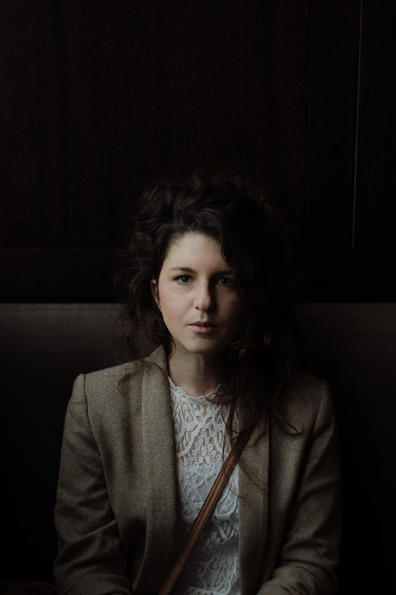 portrait Milie Del coffee louvre museum dark walls paris