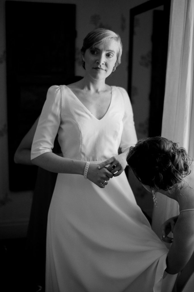 bride and bridesmaids black and white
