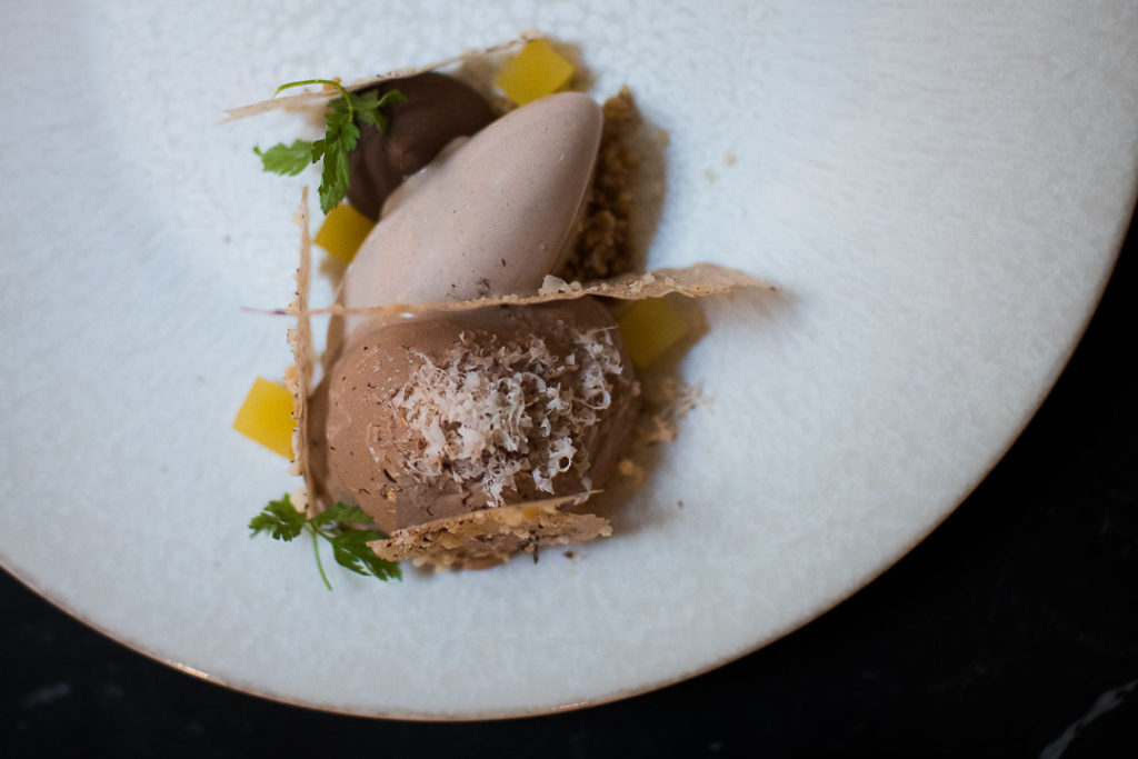 dessert noisette au restaurant reflet d'obione