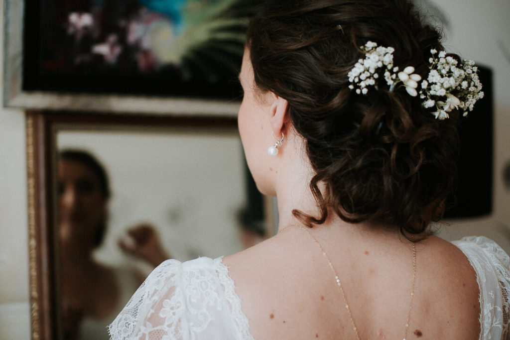 bride mirror wedding dress bridal prep touraine france milie del photographer