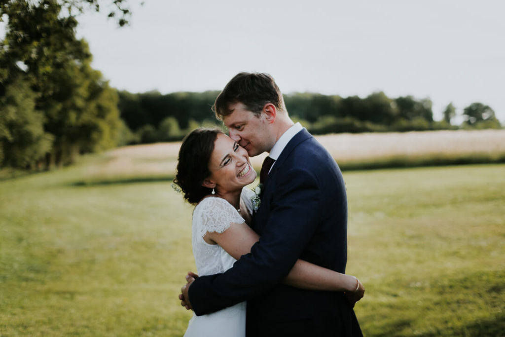 couple mariage touraine coucher du soleil milie del