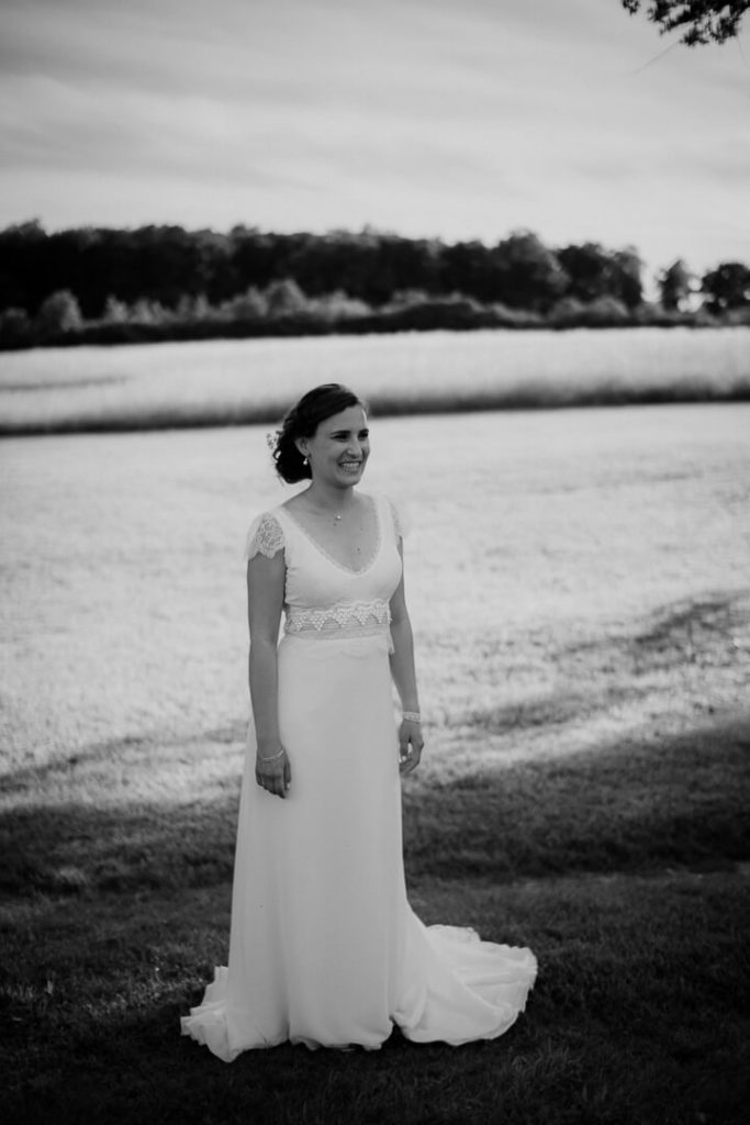 mariée noir et blanc mariage touraine coucher du soleil milie del