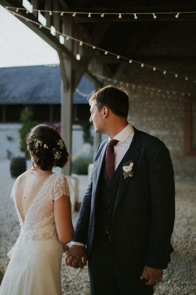 couple sunset wedding touraine domaine de la volière