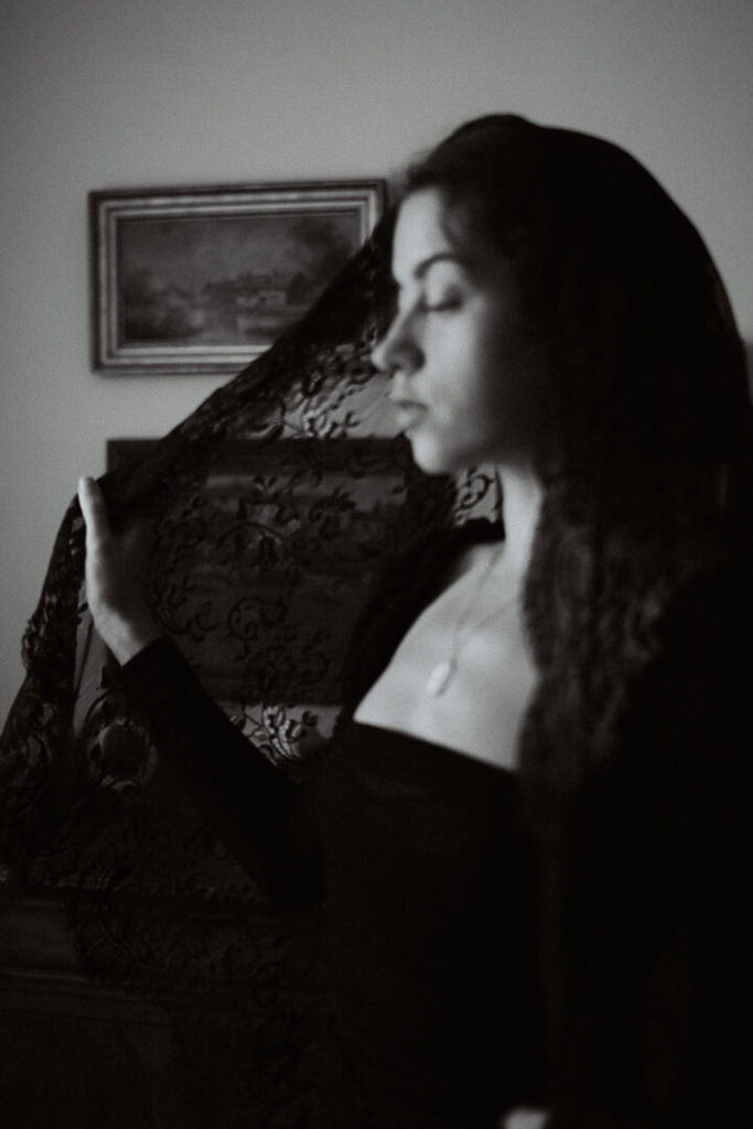 Woman with a mantilla The Romantics photography serie inspired by painter Carl Holsøe