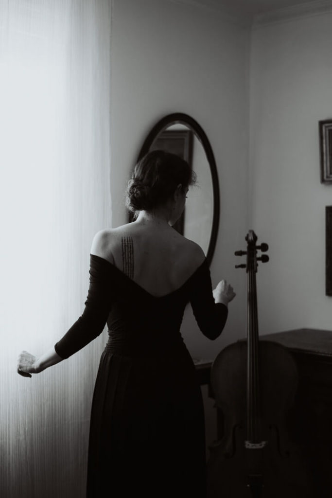 Woman with a cello chiaroscuro The Romantics photography