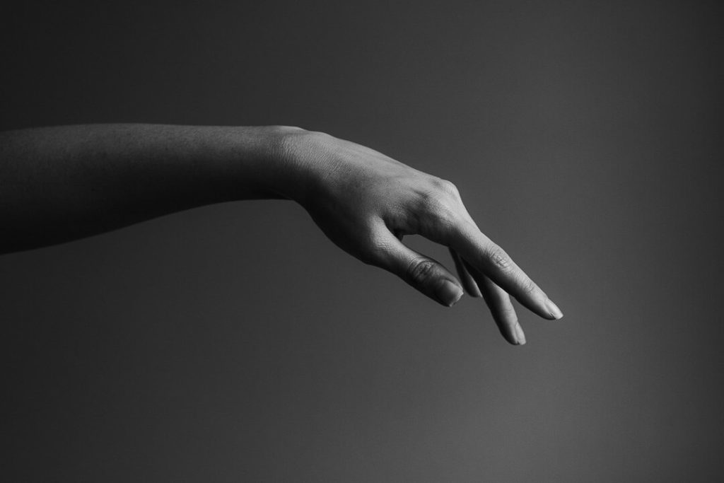 black and white hand studio shoot montpellier miliedel