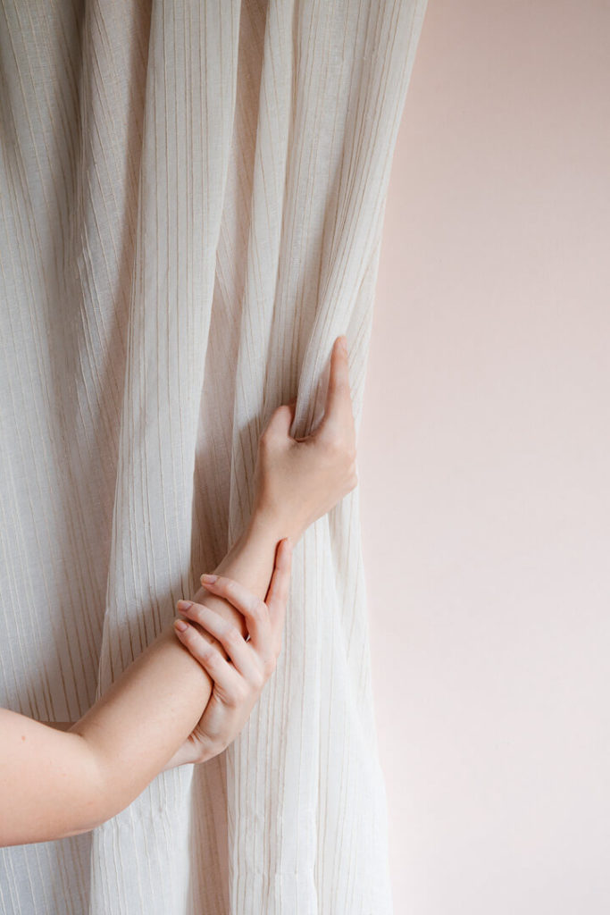 branding hands modeling montpellier studio shoot