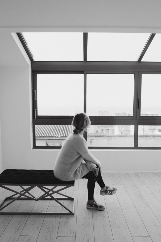 interior design photographer miliedel girl watching horizon