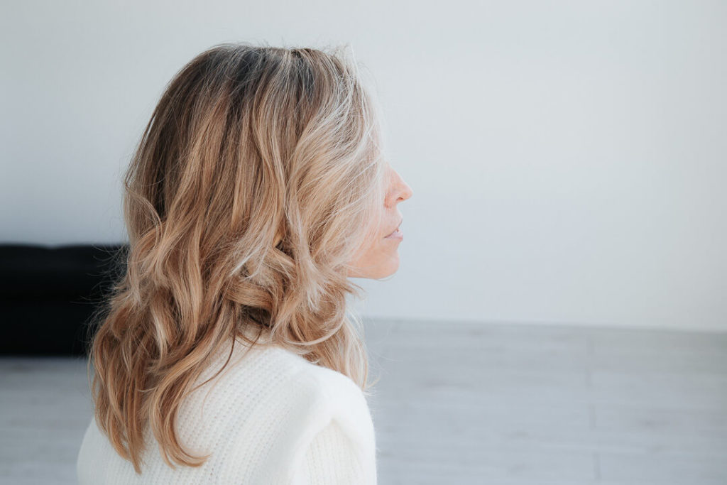 portrait girl white posing milie del