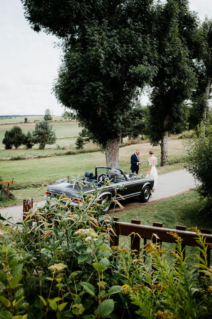 bride and dad jonzieux wedding france