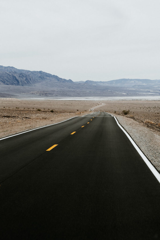 road to death valley desert