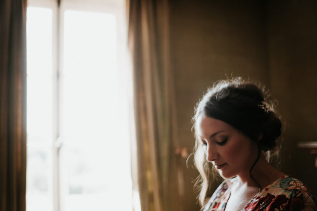 blurry photo bride getting ready milie del