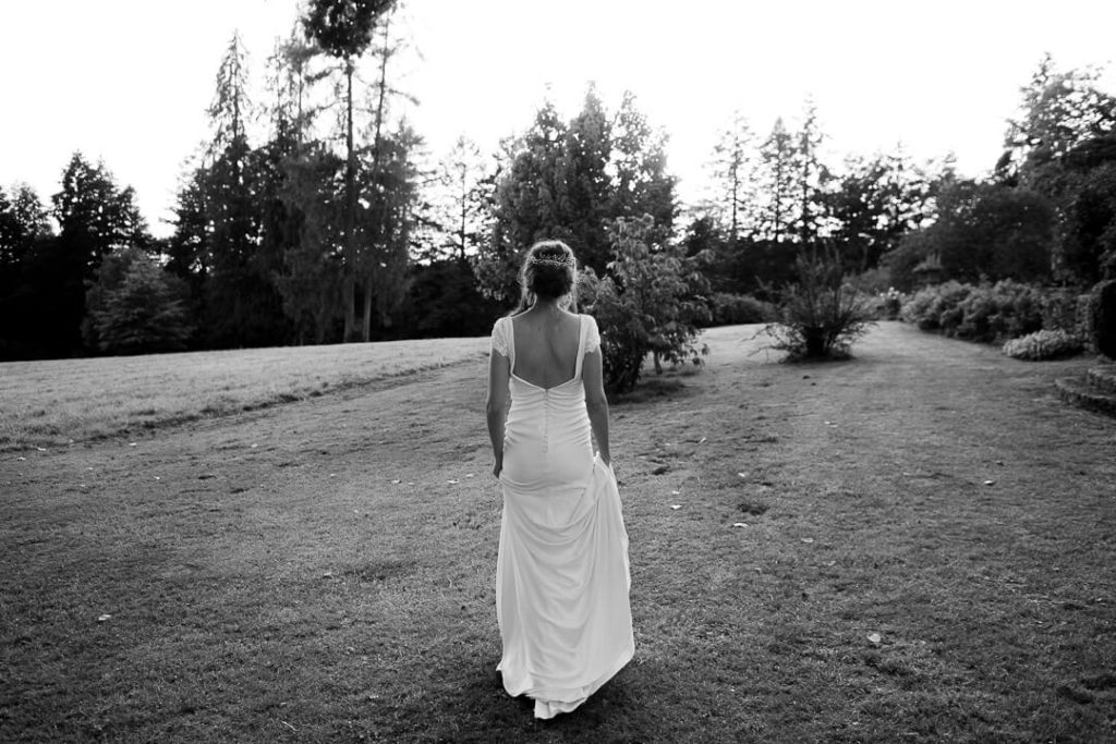 bride in white dress poetic photography milie del