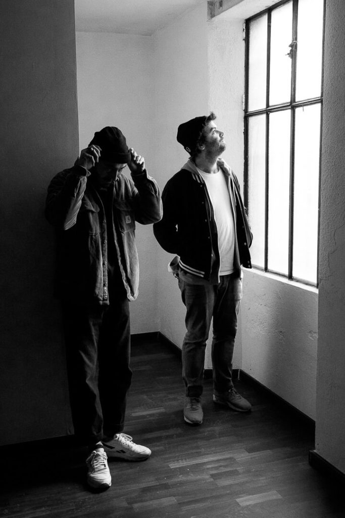 Nikitch and Kuna Maze musicians by Milie Del photographer 