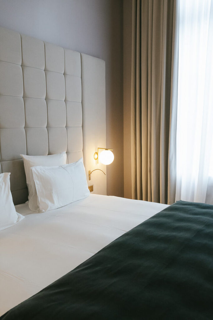 hotel room relais chateau Richer de Belleval