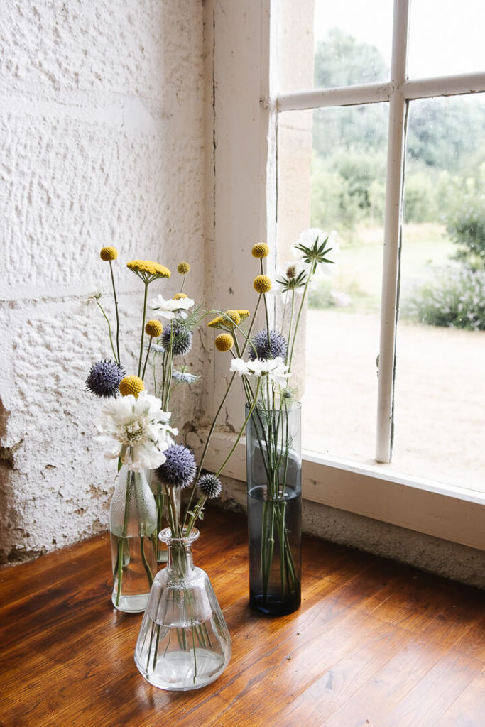 flowers details wedding day Château de Sully