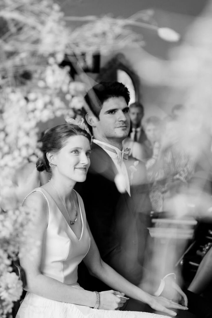 bride and groom wedding day Château de Sully