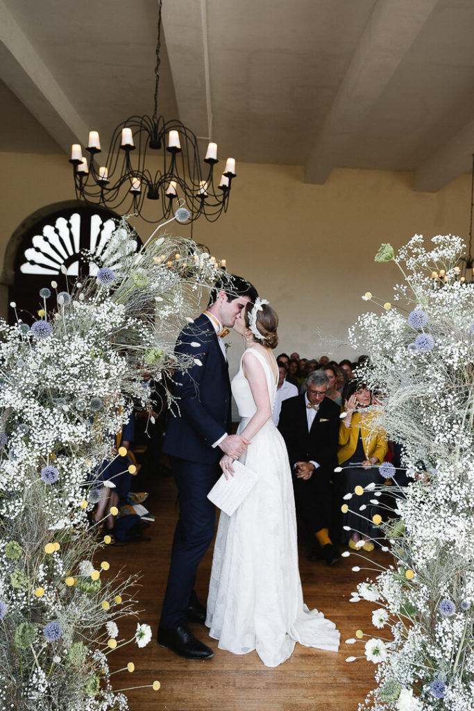 just married wedding day Château de Sully