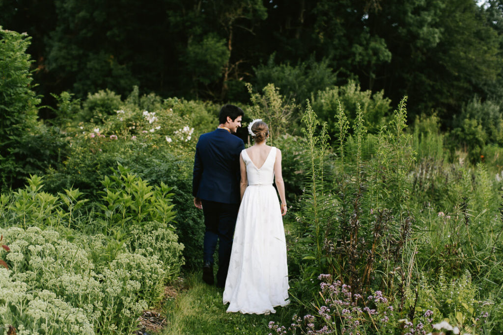 Bride and groom couple session gardens Château de Sully