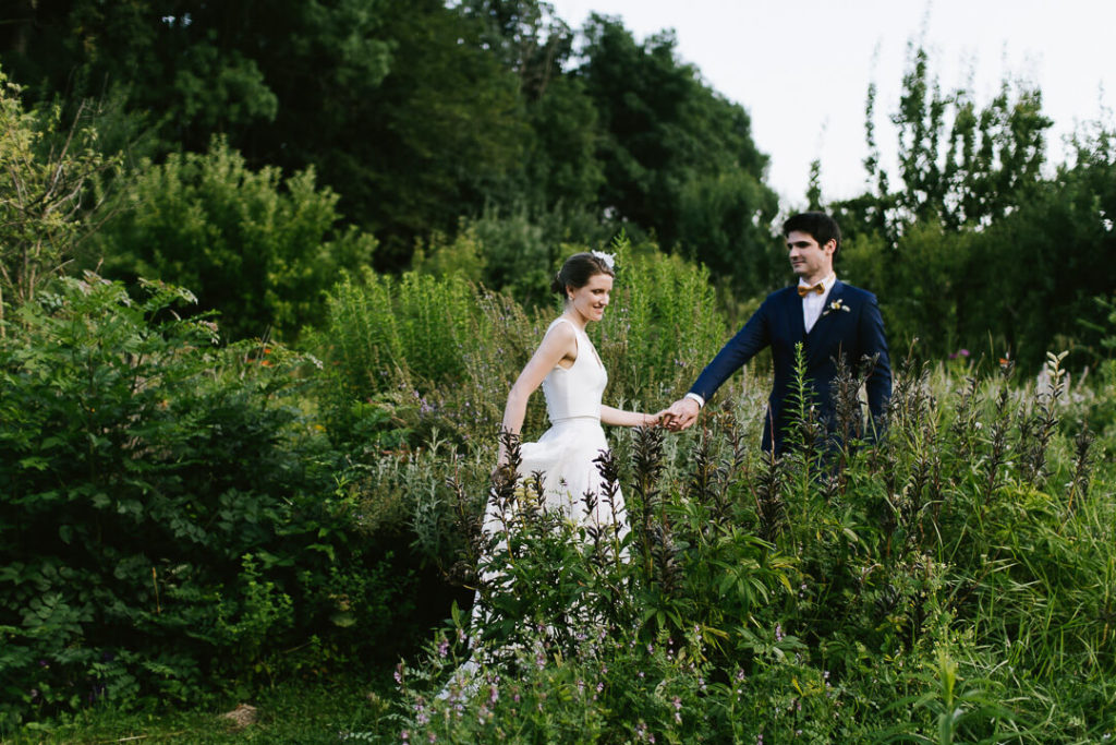 Bride and groom couple session gardens Château de Sully