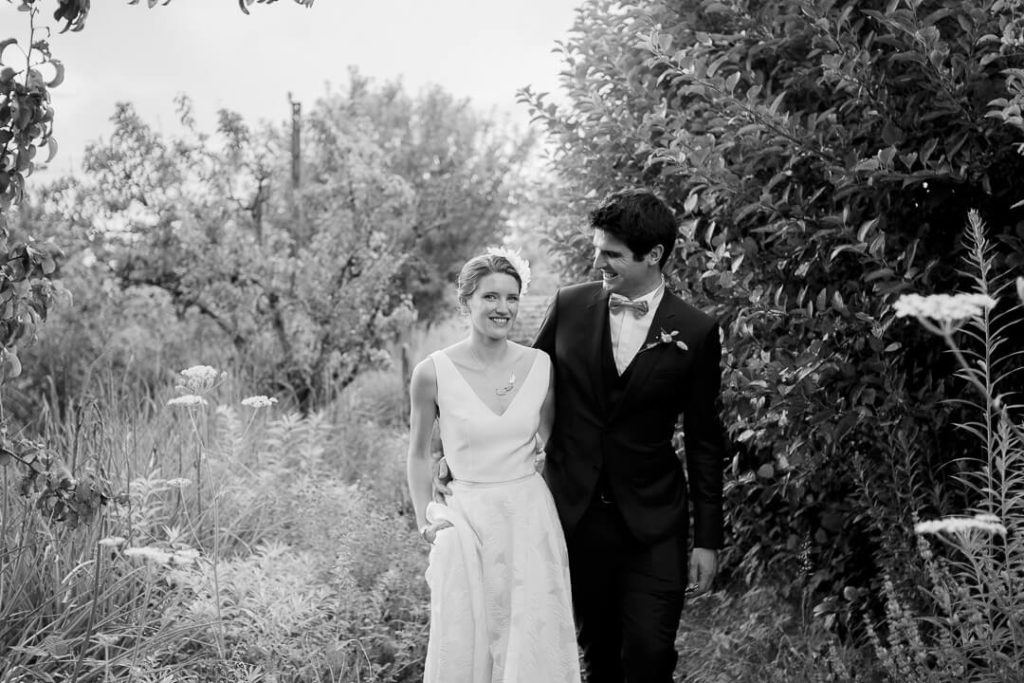 Bride and groom couple session gardens Château de Sully