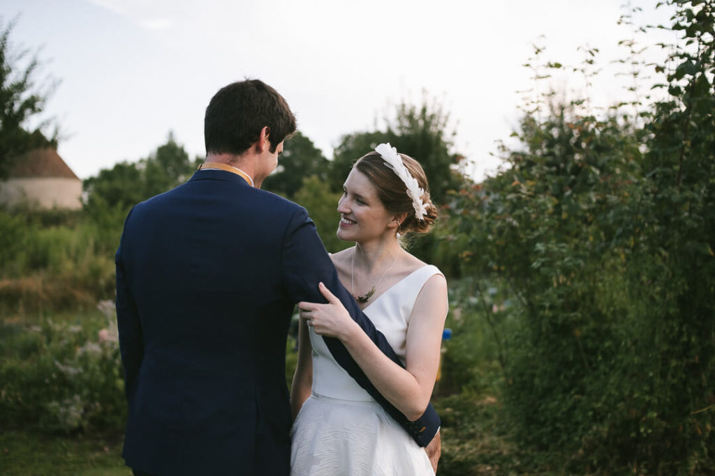 Bride and groom couple session gardens Château de Sully