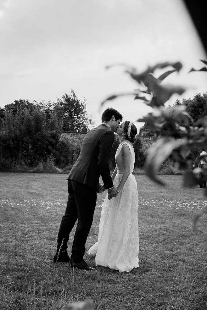 Bride and groom couple session gardens Château de Sully