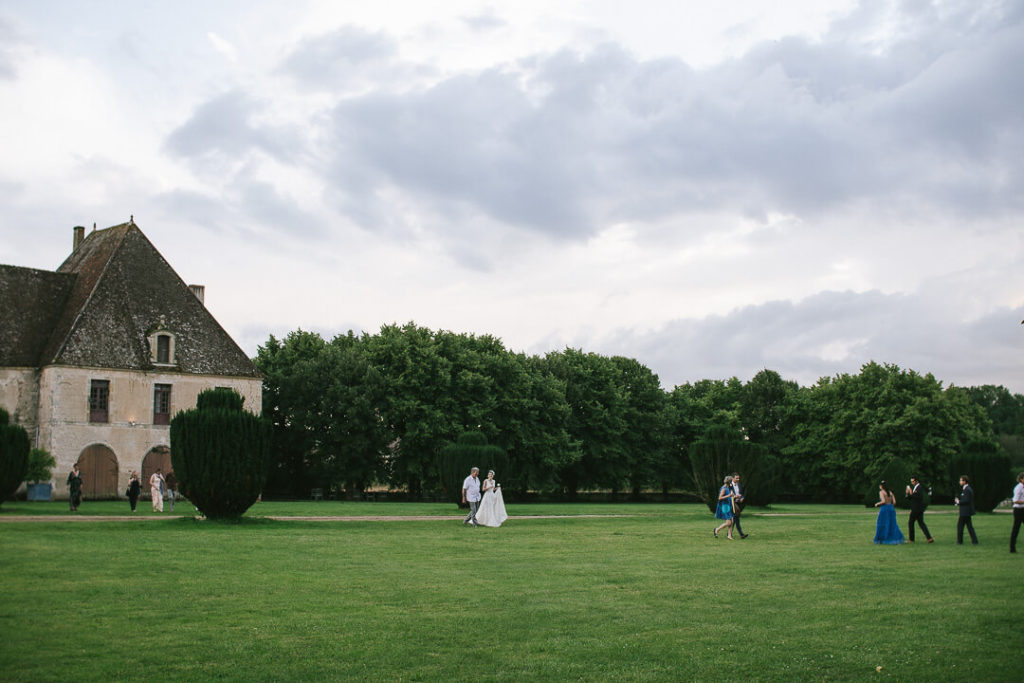 sunset gardens Château de Sully wedding day