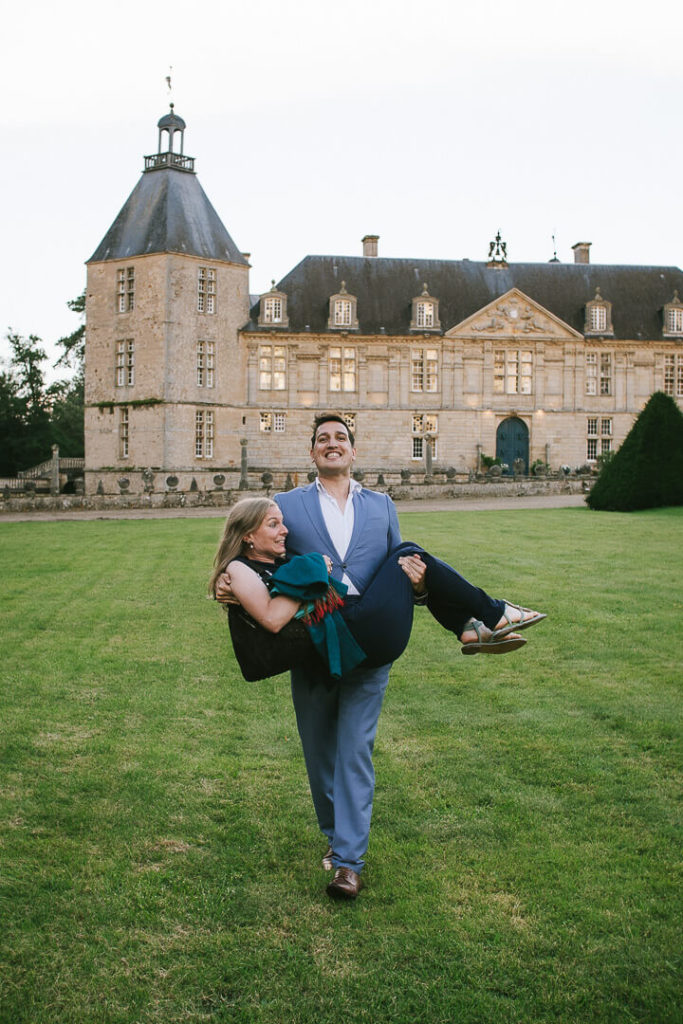 Luxury wedding photographer  Château de Sully couple