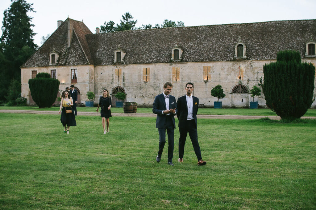 Luxury wedding photographer  Château de Sully Milie Del