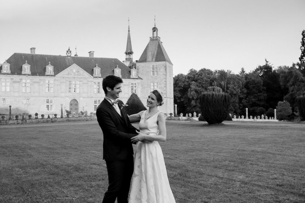 Bride and Groom Luxury wedding photographer Château de Sully Milie Del