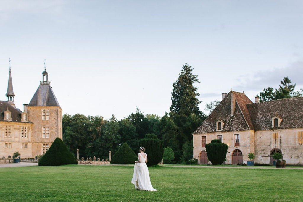 Fairy tale wedding day Bride Luxury wedding photographer Château de Sully Milie Del