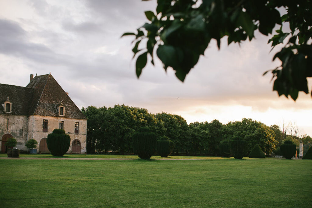 Fairy tale wedding day Bride Luxury wedding photographer Château de Sully Milie Del