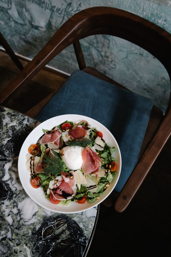 Buratta salade tomates café riche restaurant miliedel