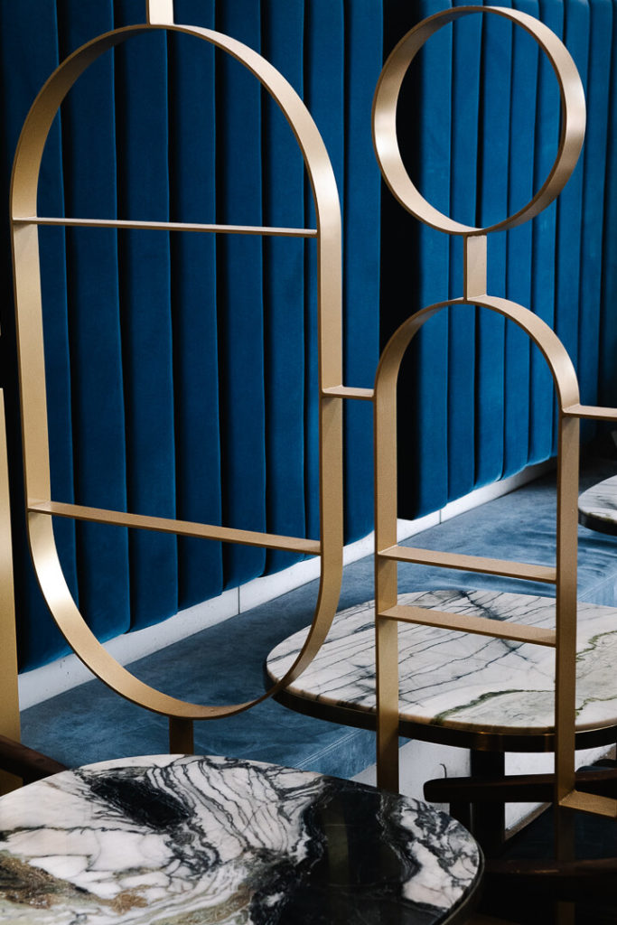 Interiors café riche restaurant Place de la Comédie Montpellier miliedel