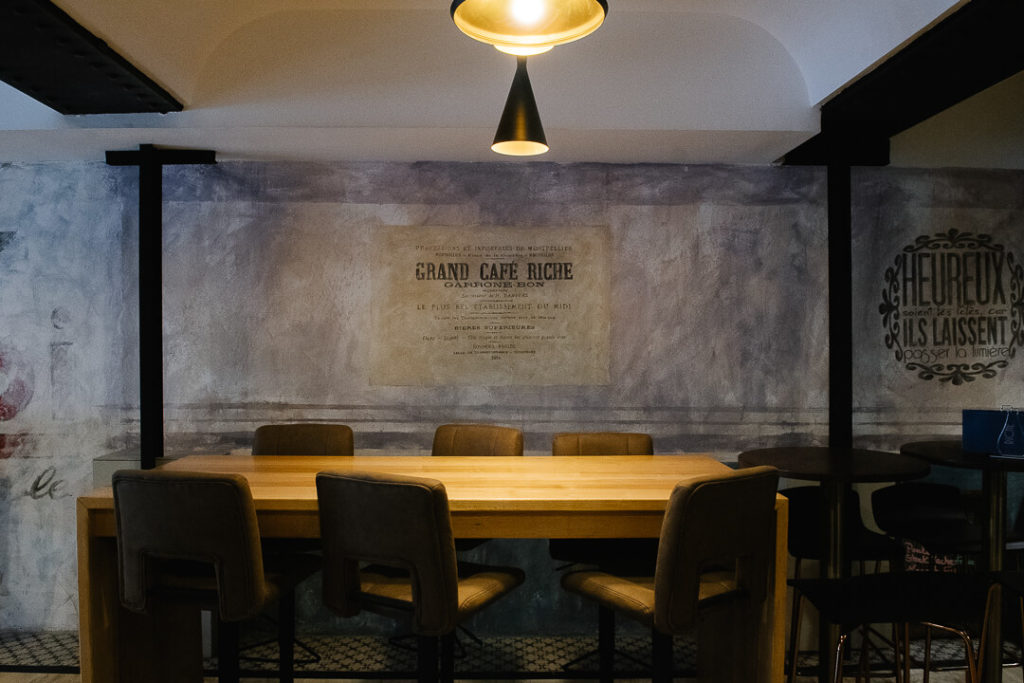 Interiors café riche restaurant Place de la Comédie Montpellier miliedel