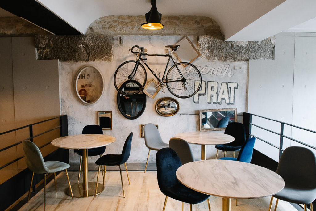 Interiors café riche restaurant Place de la Comédie Montpellier miliedel