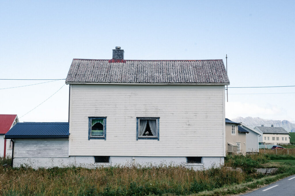 Flowers at the window in Eggum