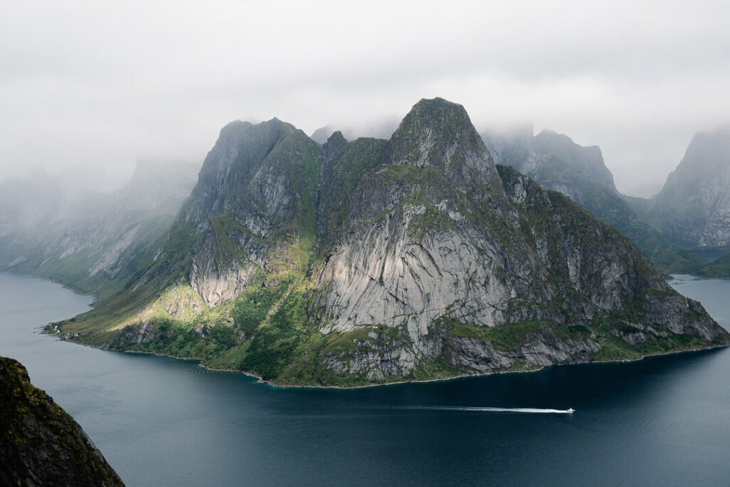 Paysage de la radonnée de Reinebringen hike Lofoten