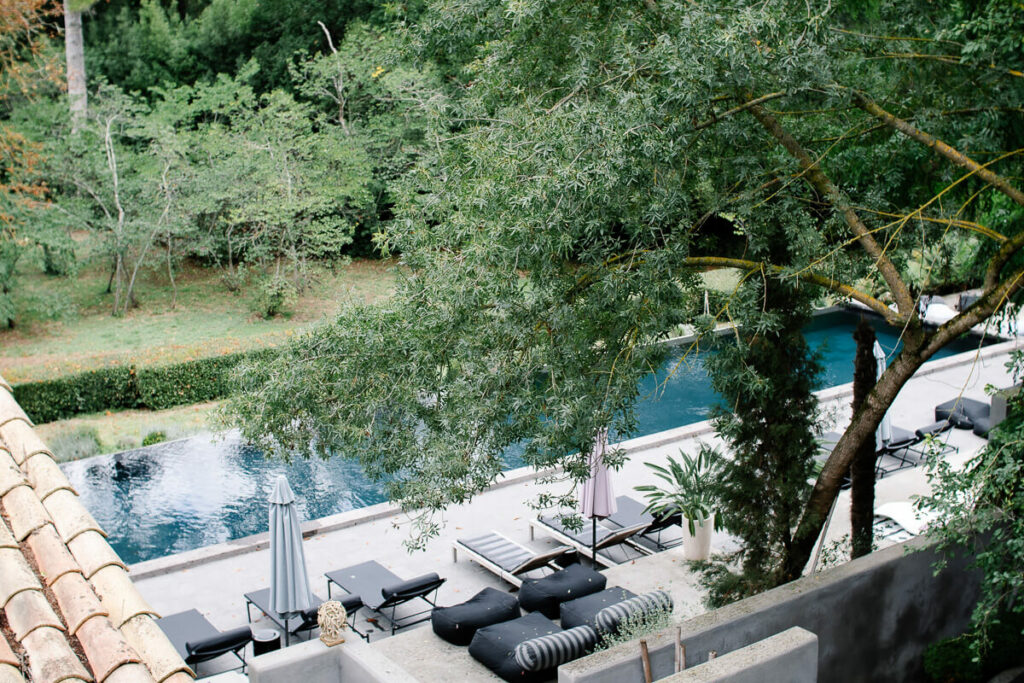 Piscine domaine de Ribaute Beziers Mariage luxe Milie Del