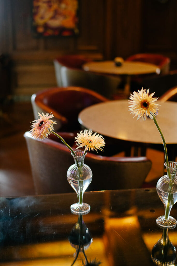 Fleurs fairmont frontenac restaurant Quebec Canada